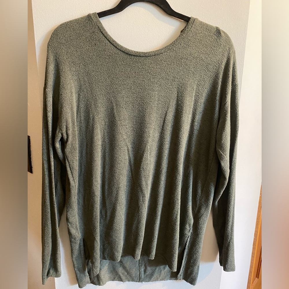 Soft and sexy American Eagle navy green sweater, size small.